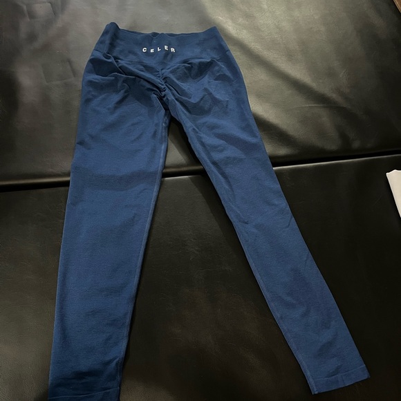 Workout pants - Picture 1 of 2